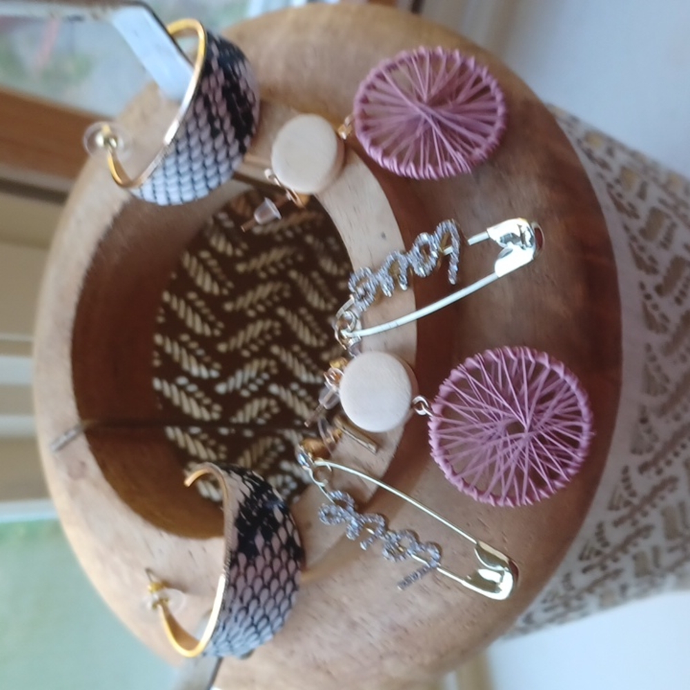 A trio to please!3 personalities for the price of one.Have  earring fun!